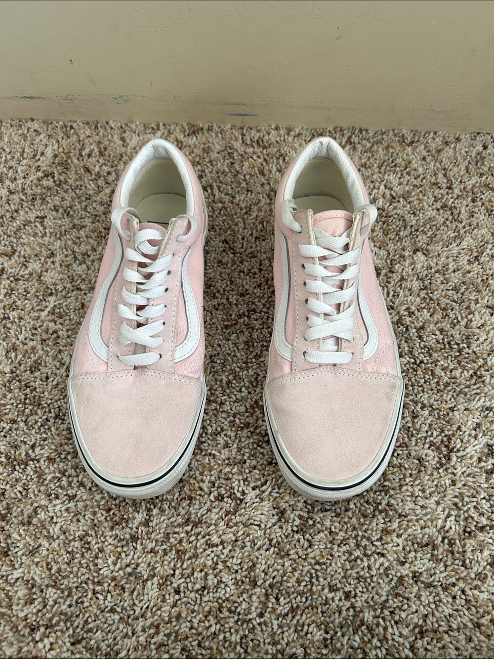 Women’s Classic Low Top Vans in Light Pink